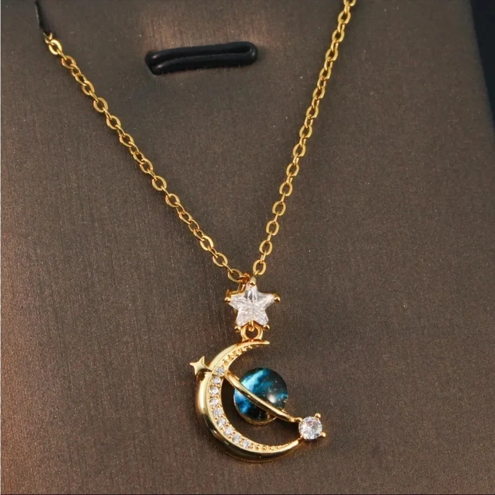 Moon with Star Arrow Pendant Necklace - Picture 1 of 2